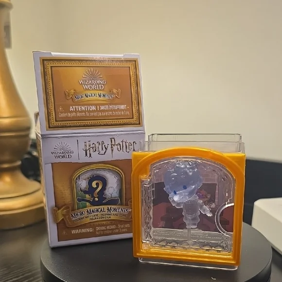 Harry Potter Micro Magical Moments Box, Nearly Headless Nick - Picture 3 of 5